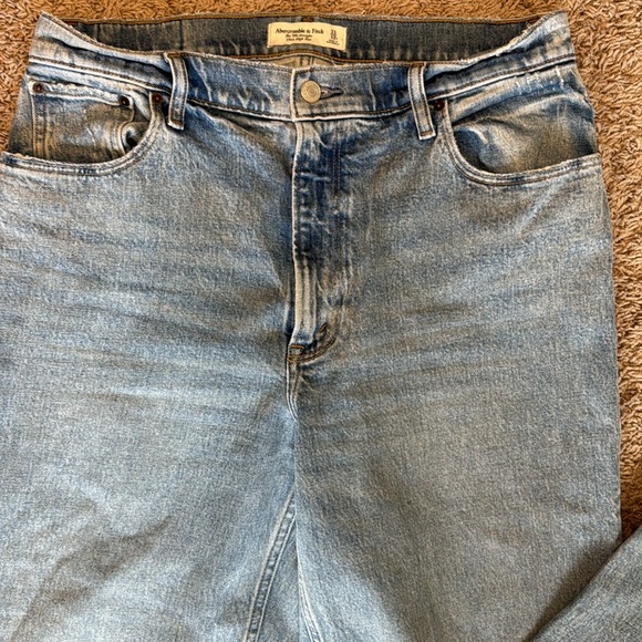 Abercrombie 90’s straight ultra high rise jeans - Picture 3 of 6